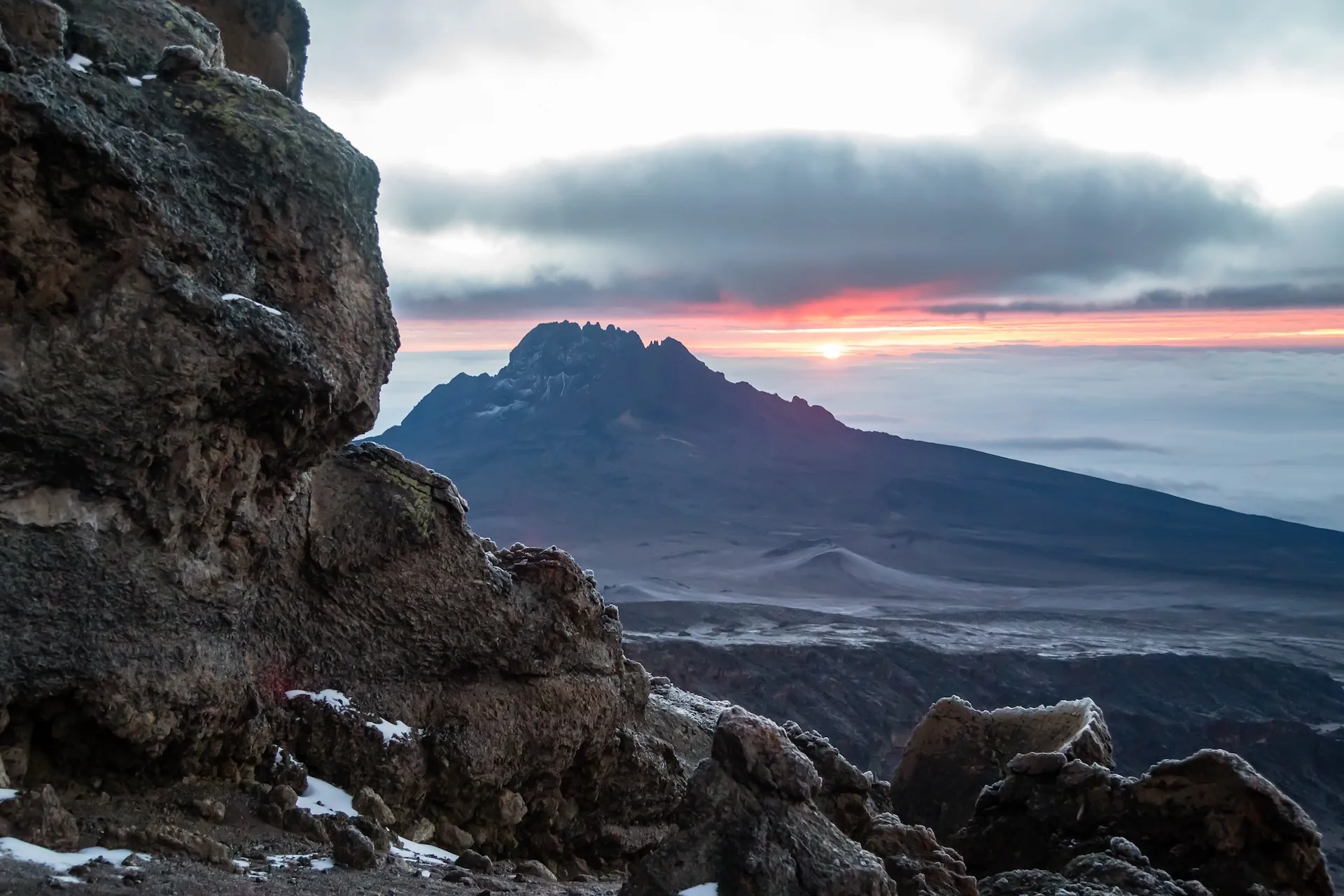 En todas las rutas se abren panorámicas imponentes del Kilimanjaro