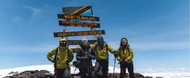 Ruta Marangu - Día 5 - Trekking hasta el pico Uhuru y descenso al refugio Horombo